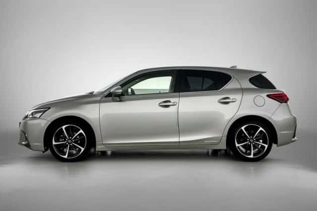Lexus CT (2018) thumbnail 3