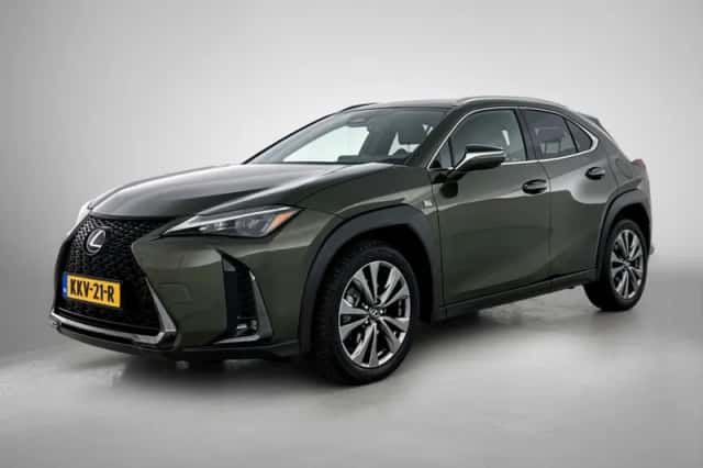 Lexus UX (2025) thumbnail 1