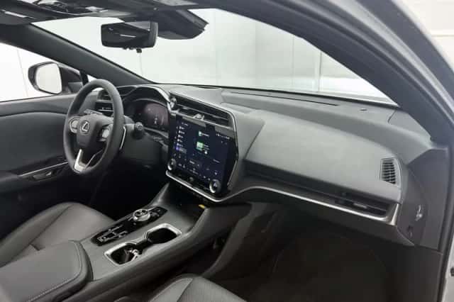 Lexus RZ (2026) thumbnail 7