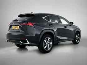 Lexus NX (2019) thumbnail 2