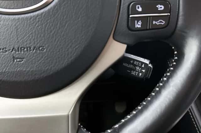 Lexus NX (2019) thumbnail 14
