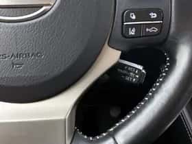 Lexus NX (2019) thumbnail 14