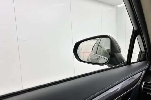 Lexus NX (2019) thumbnail 34