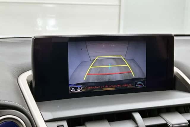 Lexus NX (2019) thumbnail 8