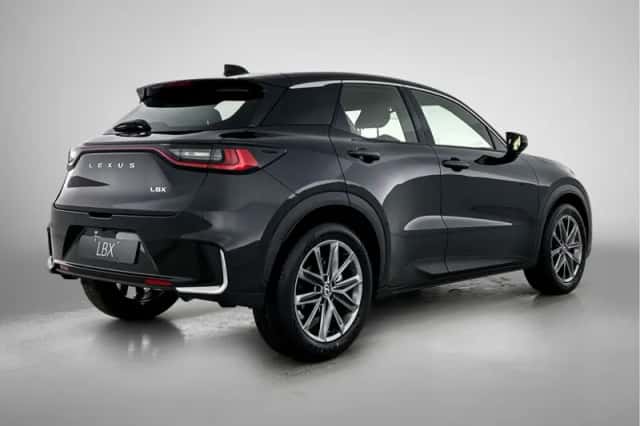 Lexus LBX (2026) thumbnail 2