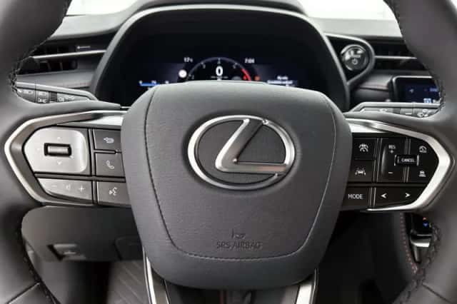 Lexus LBX (2026) thumbnail 17