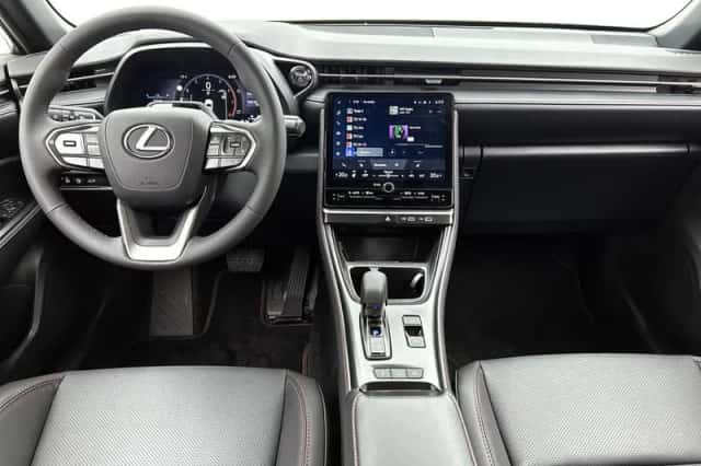 Lexus LBX (2026) thumbnail 4