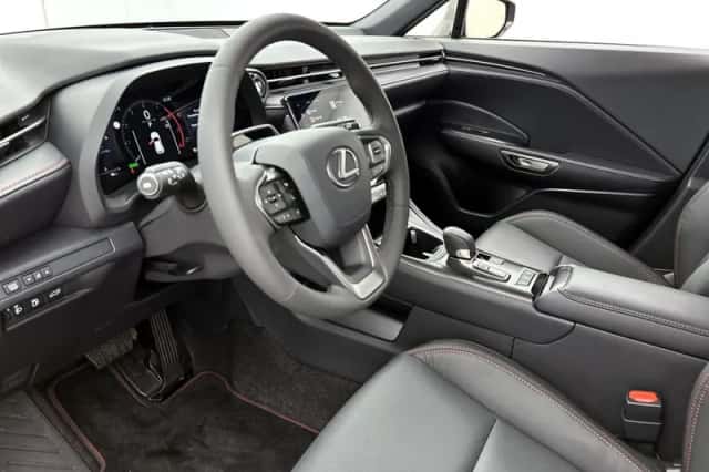 Lexus LBX (2026) thumbnail 37