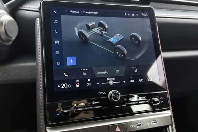 Lexus LBX (2026) thumbnail 7