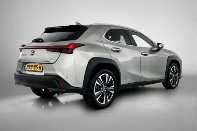 Lexus UX (2019) thumbnail 2