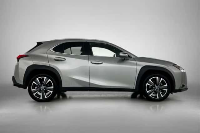 Lexus UX (2019) thumbnail 14
