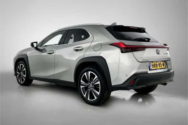 Lexus UX (2019) thumbnail 16