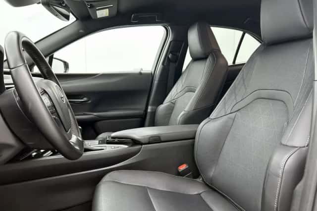 Lexus UX (2019) thumbnail 18