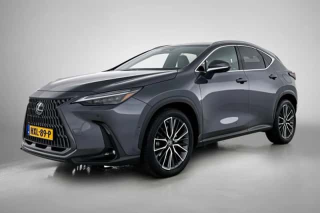 Lexus NX (2022) thumbnail 1