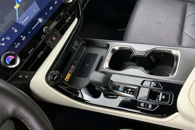 Lexus NX (2022) thumbnail 11