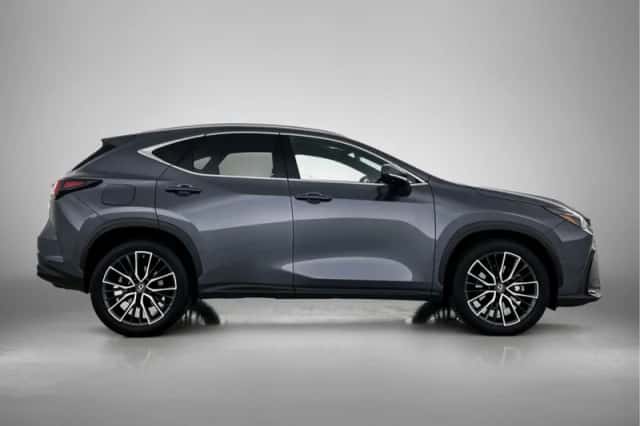 Lexus NX (2022) thumbnail 13