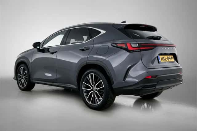 Lexus NX (2022) thumbnail 15