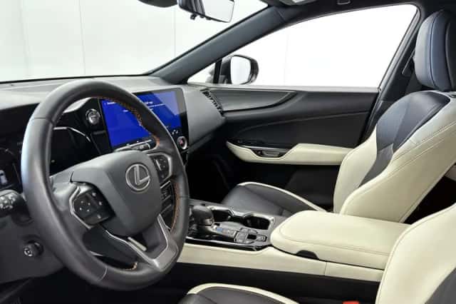 Lexus NX (2022) thumbnail 17