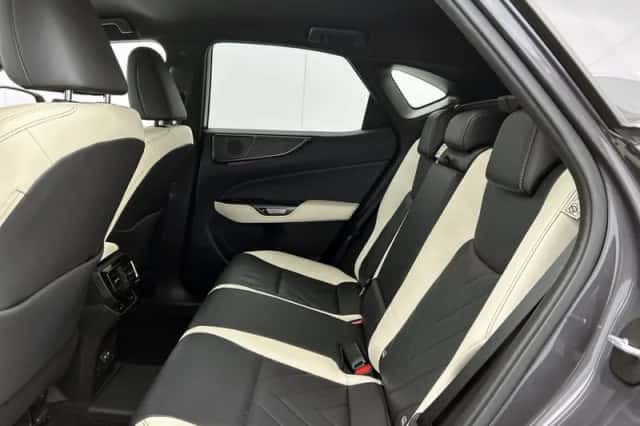 Lexus NX (2022) thumbnail 19