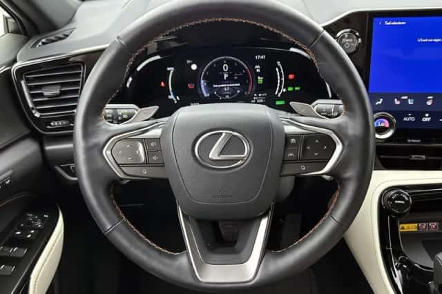 Lexus NX (2022) thumbnail 20