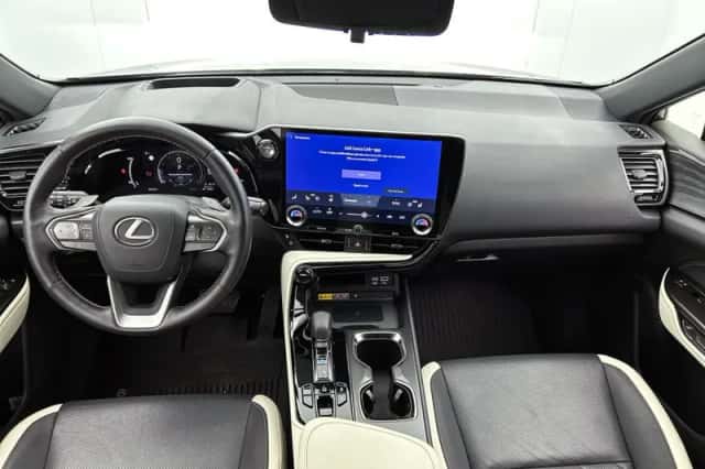 Lexus NX (2022) thumbnail 5