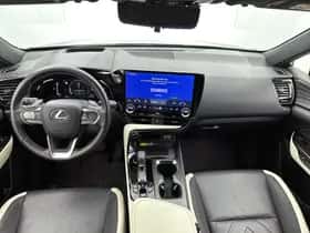Lexus NX (2022) thumbnail 5