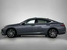 Lexus ES (2026) thumbnail 3
