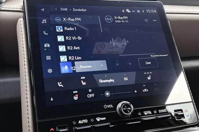 Lexus LBX (2026) thumbnail 7