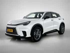 Lexus LBX (2024) thumbnail 1