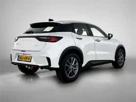 Lexus LBX (2024) thumbnail 2