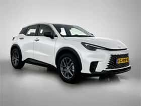 Lexus LBX (2024) thumbnail 12