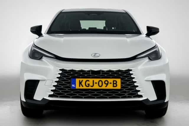 Lexus LBX (2024) thumbnail 18
