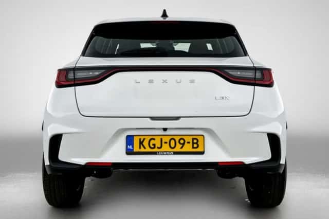 Lexus LBX (2024) thumbnail 19