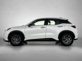 Lexus LBX (2024) thumbnail 3
