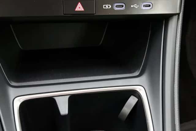 Lexus LBX (2024) thumbnail 22