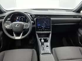 Lexus LBX (2024) thumbnail 4