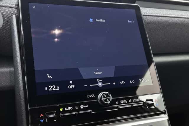 Lexus LBX (2024) thumbnail 9
