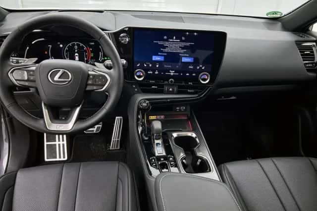 Lexus NX (2026) thumbnail 4