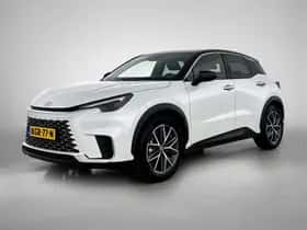 Lexus LBX (2024) thumbnail 1