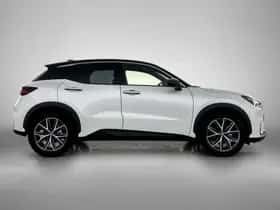 Lexus LBX (2024) thumbnail 11
