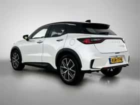 Lexus LBX (2024) thumbnail 13