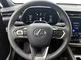 Lexus LBX (2024) thumbnail 17