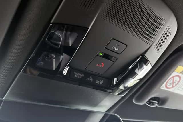 Lexus LBX (2024) thumbnail 26
