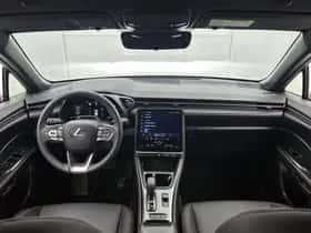 Lexus LBX (2024) thumbnail 4