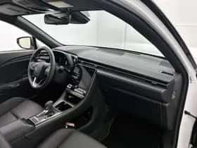 Lexus LBX (2024) thumbnail 6