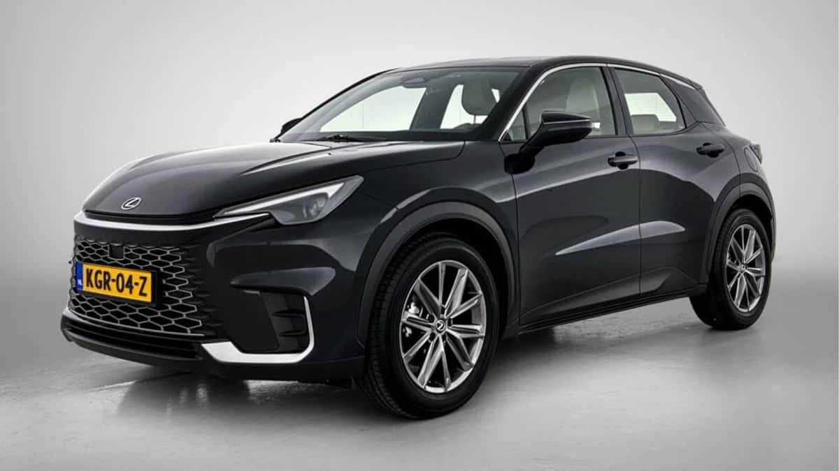 Lexus LBX (2024) — foto 1