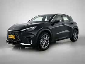 Lexus LBX (2024) thumbnail 1