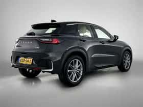 Lexus LBX (2024) thumbnail 2