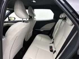 Lexus LBX (2024) thumbnail 17