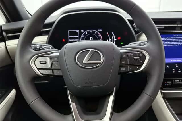 Lexus LBX (2024) thumbnail 18